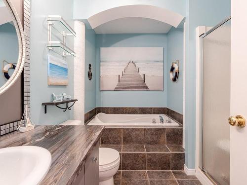 Bathroom - 9892 Crois. Rochelle, Brossard, QC - Indoor Photo Showing Bathroom
