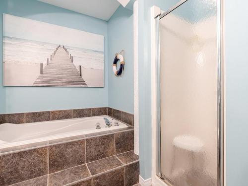 Bathroom - 9892 Crois. Rochelle, Brossard, QC - Indoor Photo Showing Bathroom