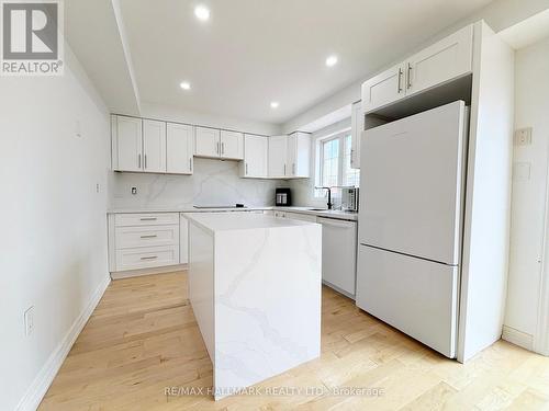 60 Morland Crescent, Ajax, ON - Indoor Photo Showing Kitchen