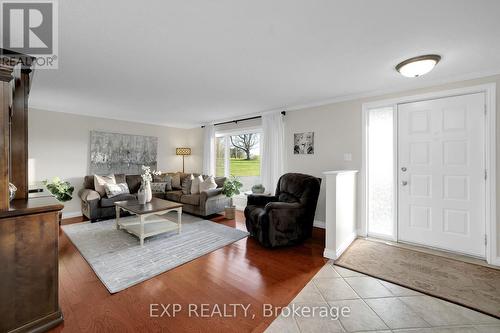 17435 8Th Concession Road, King, ON - Indoor Photo Showing Living Room