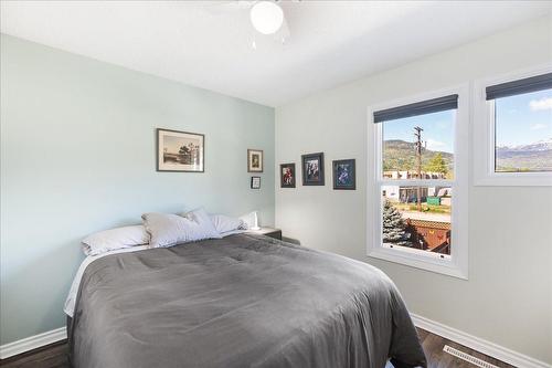 3312 Laurel Crescent, Trail, BC - Indoor Photo Showing Bedroom