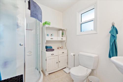 3312 Laurel Crescent, Trail, BC - Indoor Photo Showing Bathroom