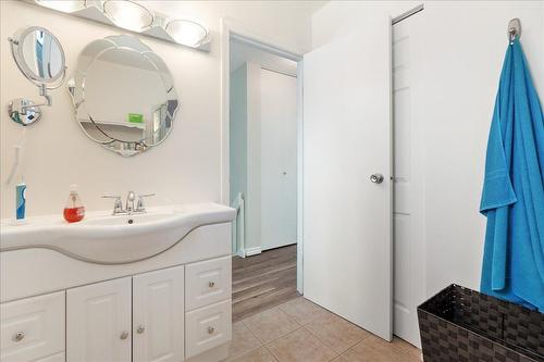 3312 Laurel Crescent, Trail, BC - Indoor Photo Showing Bathroom