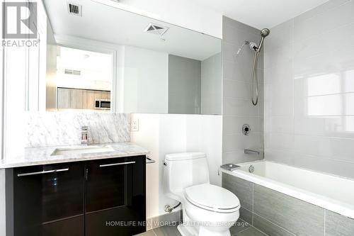 901 - 28 Wellesley Street E, Toronto, ON - Indoor Photo Showing Bathroom