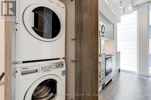 901 - 28 Wellesley Street E, Toronto, ON - Indoor Photo Showing Laundry Room