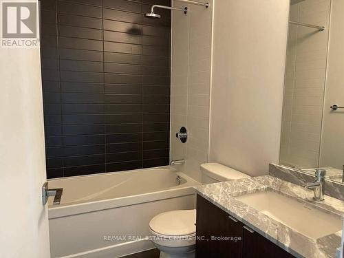 3021 - 4055 Parkside Village Drive, Mississauga, ON - Indoor Photo Showing Bathroom
