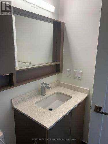 304 - 415 Main Street W, Hamilton, ON - Indoor Photo Showing Bathroom