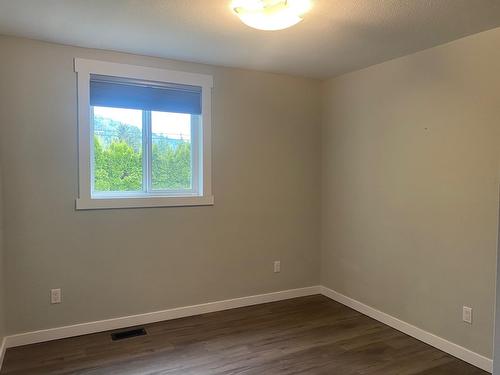 710 10Th Avenue, Montrose, BC - Indoor Photo Showing Other Room