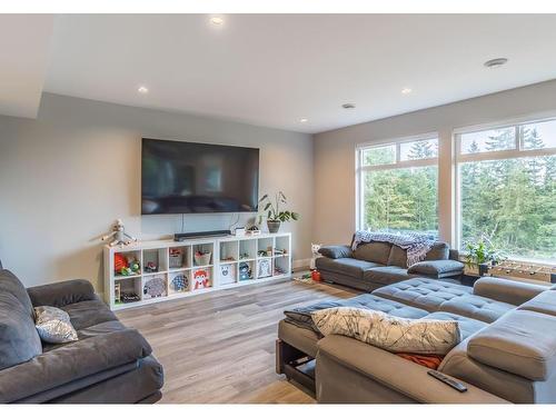 4470 Burma Rd, Nanaimo, BC - Indoor Photo Showing Living Room