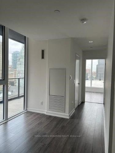 501-20 Edward St, Toronto, ON - Indoor Photo Showing Other Room