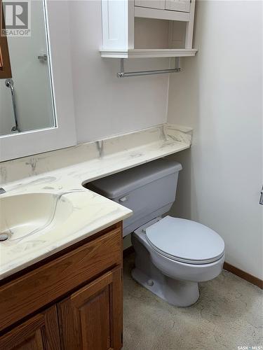 5369 Kings Avenue, Gull Lake, SK - Indoor Photo Showing Bathroom