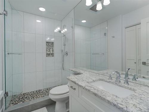 124-75 Songhees Rd, Victoria, BC - Indoor Photo Showing Bathroom