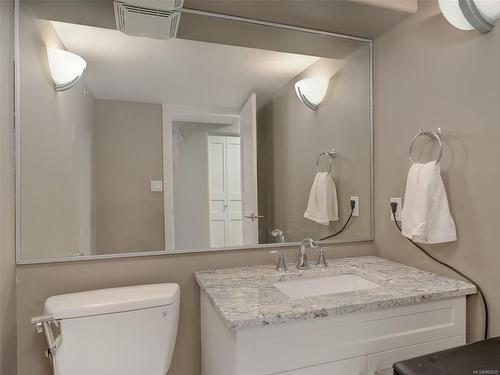 124-75 Songhees Rd, Victoria, BC - Indoor Photo Showing Bathroom