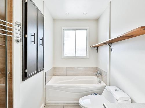 Bathroom - 500 Rue Carignan, Boisbriand, QC - Indoor Photo Showing Bathroom