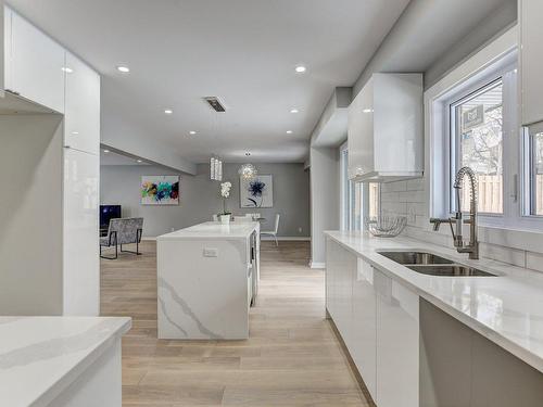Kitchen - 49 Rue Desbarats, Kirkland, QC - Indoor Photo Showing Kitchen With Double Sink With Upgraded Kitchen