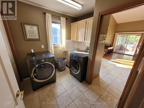223 Bayberry Crescent, Lakeshore, ON - Indoor Photo Showing Laundry Room