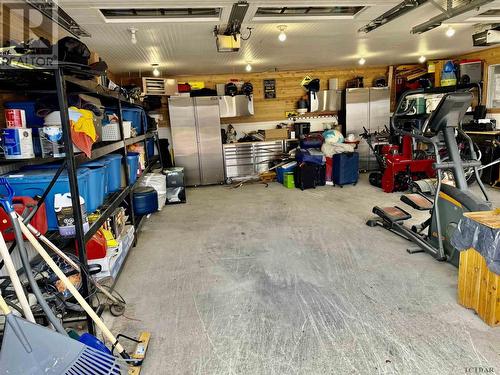 5 Kent Pl, Kapuskasing, ON - Indoor Photo Showing Garage