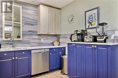 8-10 School Street, Chatham, ON - Indoor Photo Showing Kitchen With Double Sink