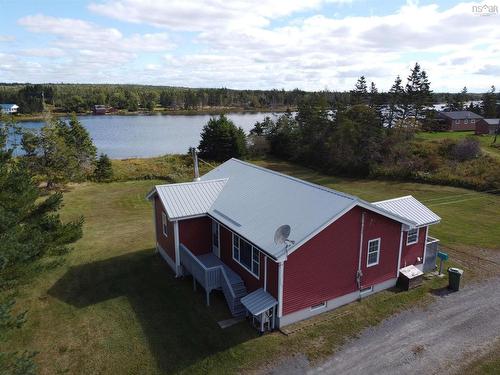 40 Ferry Road, Moser River, NS 