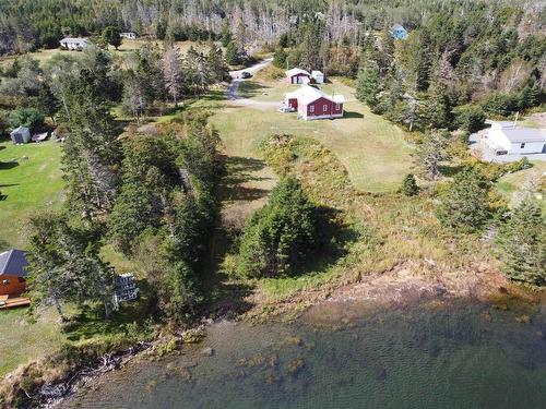 40 Ferry Road, Moser River, NS 