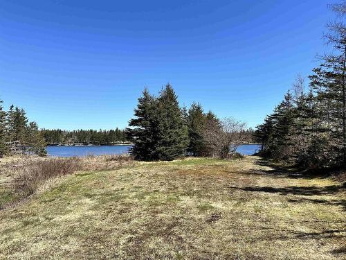 40 Ferry Road, Moser River, NS 