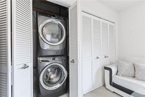 20 Barley Lane, Ancaster, ON - Indoor Photo Showing Laundry Room