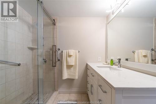 5125 Riverside East Unit# 203, Windsor, ON - Indoor Photo Showing Bathroom