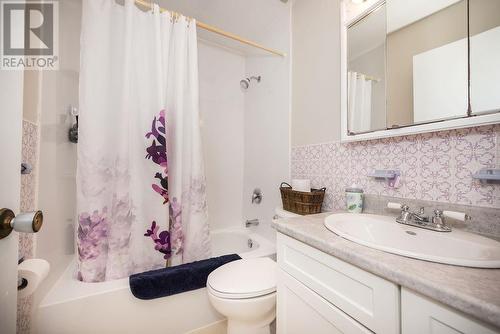 86 Pinewood Place, Laurentian Hills, ON - Indoor Photo Showing Bathroom