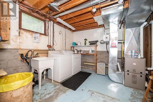86 Pinewood Place, Deep River, ON - Indoor Photo Showing Laundry Room