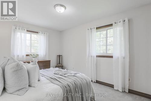 140 Louisa Street, Kawartha Lakes, ON - Indoor Photo Showing Bedroom