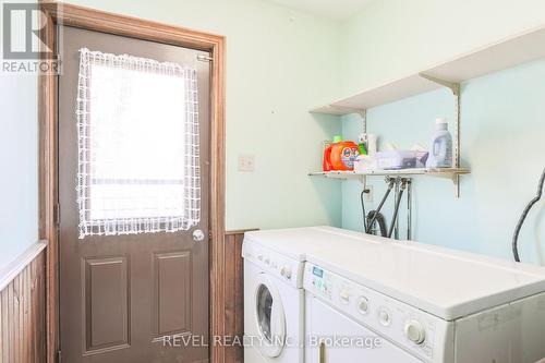 140 Louisa Street, Kawartha Lakes, ON - Indoor Photo Showing Laundry Room