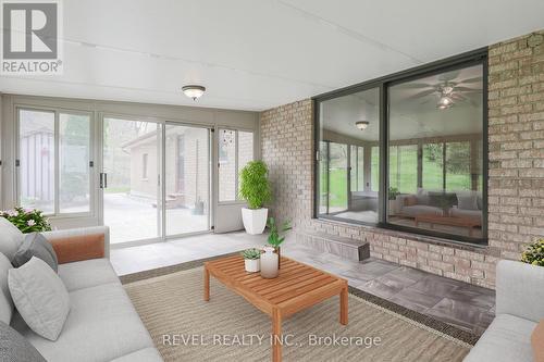 140 Louisa Street, Kawartha Lakes, ON - Indoor Photo Showing Living Room