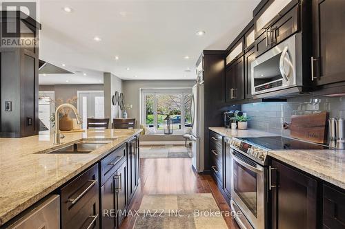 163 Creekwood Drive, Peterborough, ON - Indoor Photo Showing Kitchen With Upgraded Kitchen