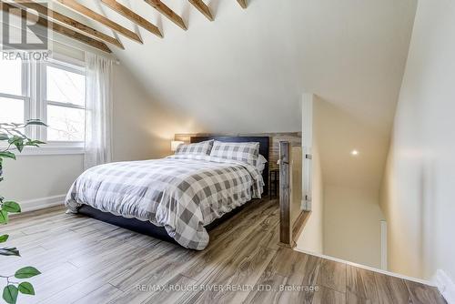 5385 Twidale Avenue, Niagara Falls, ON - Indoor Photo Showing Bedroom