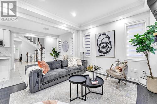 20 Westfield Crescent, Hamilton, ON - Indoor Photo Showing Living Room