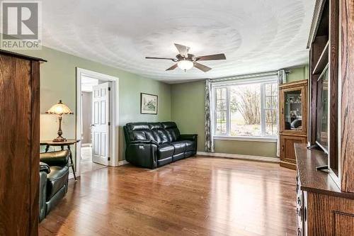 63 Country Lane, Chelmsford, ON - Indoor Photo Showing Living Room