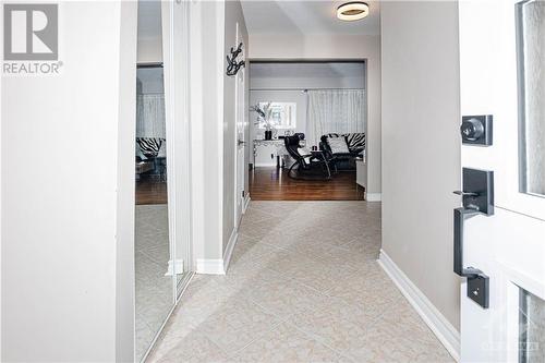 1124 Alenmede Crescent, Ottawa, ON - Indoor Photo Showing Other Room
