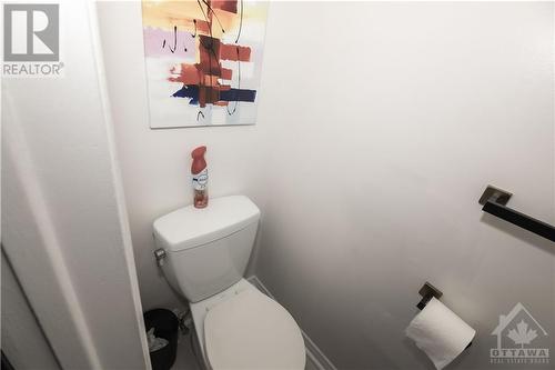 1124 Alenmede Crescent, Ottawa, ON - Indoor Photo Showing Bathroom