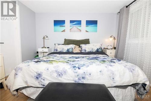 1124 Alenmede Crescent, Ottawa, ON - Indoor Photo Showing Bedroom
