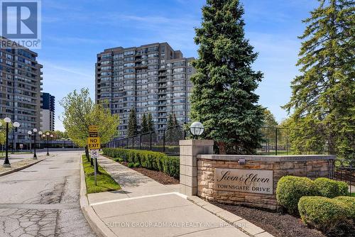 313 - 7 Townsgate Drive, Vaughan, ON - Outdoor With Facade