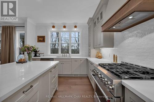86 Church Street, Penetanguishene, ON - Indoor Photo Showing Kitchen With Upgraded Kitchen