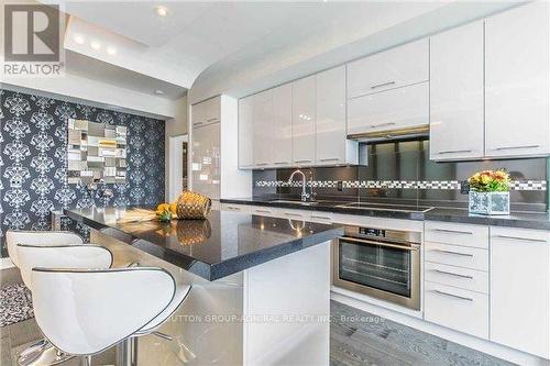 803 - 59 Annie Craig Drive, Toronto, ON - Indoor Photo Showing Kitchen With Upgraded Kitchen