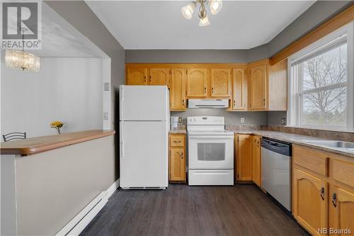 19 Hillsview Crescent, Rothesay, NB - Indoor Photo Showing Kitchen With Double Sink