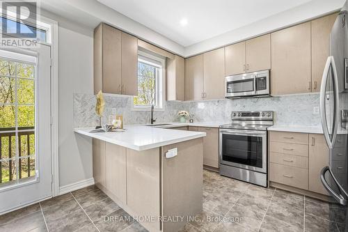 46 Roy Grove Way, Markham, ON - Indoor Photo Showing Kitchen With Upgraded Kitchen