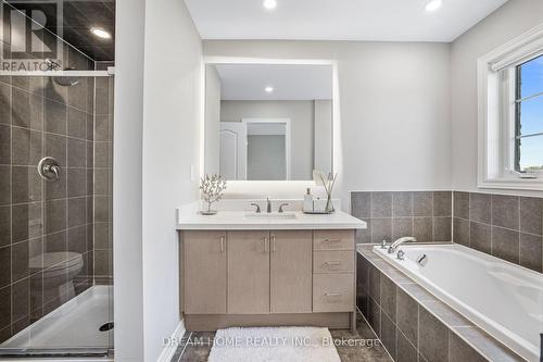 46 Roy Grove Way, Markham, ON - Indoor Photo Showing Bathroom