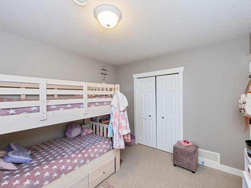 1375 Algonkin Rd, Duncan, BC - Indoor Photo Showing Bedroom