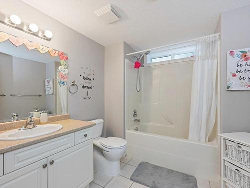 1375 Algonkin Rd, Duncan, BC - Indoor Photo Showing Bathroom