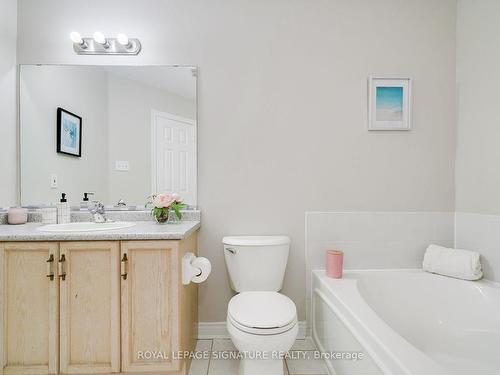 95-18 Clark Ave W, Vaughan, ON - Indoor Photo Showing Bathroom