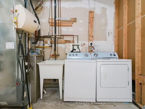 95-18 Clark Ave W, Vaughan, ON - Indoor Photo Showing Laundry Room