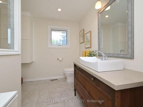 348557 15 Sideroad, Mono, ON - Indoor Photo Showing Bathroom